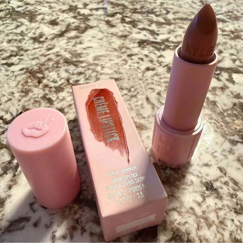 Kylie Cosmetics chic nude